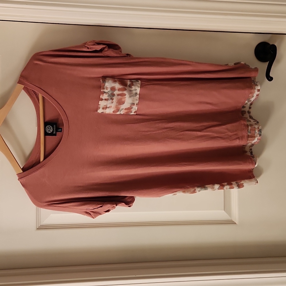 Bobeau T-shirt - Tie Dye flowy detail